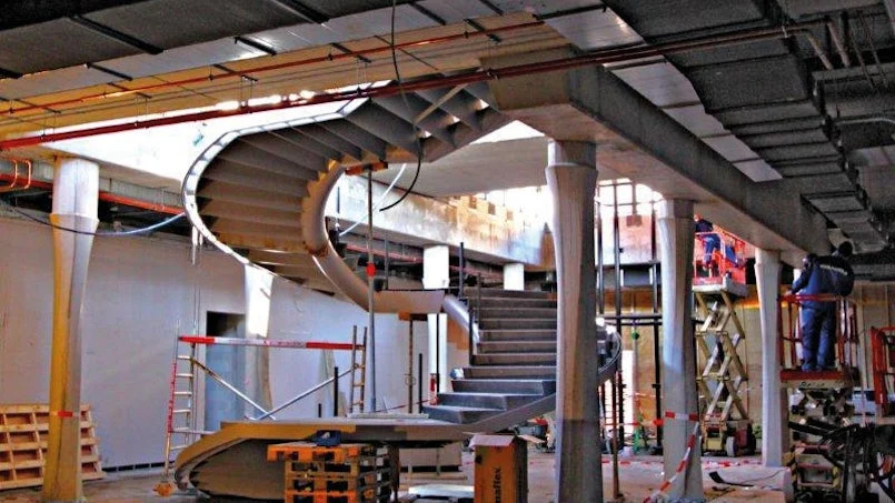 bouwfoto vloeiende vorm plafond betonconstructie