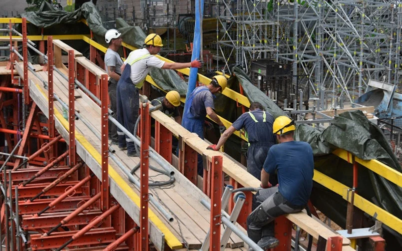 Altijd spannend hoe een betonwand uit de bekisting komt. De verschillende lagen zijn goed te zien (foto: Dominique Panhuysen)