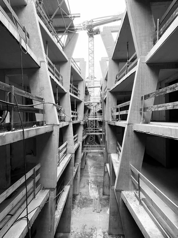 Constructie in beton in Jonas-gebouw tijdens de bouwfase