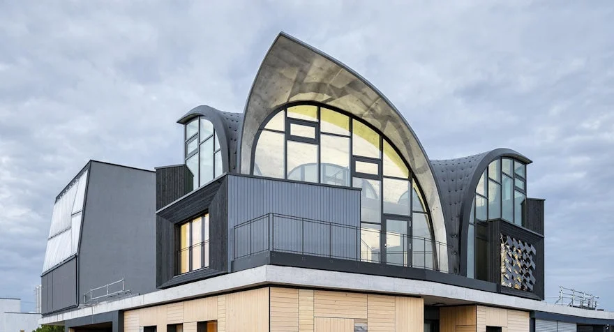 Dakopbouw van het HiLo-paviljoen met gebogen gewelven en geavanceerde betontechnologie in parametrisch ontwerp.
