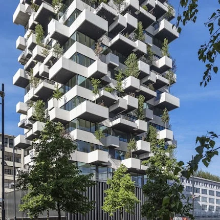 groene gevel van de trudo toren een bosflat voor sociale huur in eindhoven