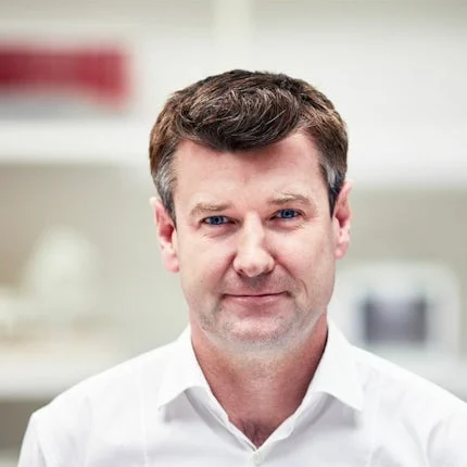 portret van alan dempsey – oprichter nex architecture specialist in expressief betonontwerp
