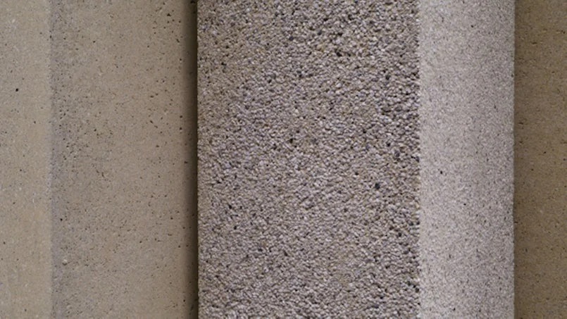 prefab betonelement met gecombineerd gebruik van verschillende oppervlaktebewerkingen — contrast in textuur en kleur