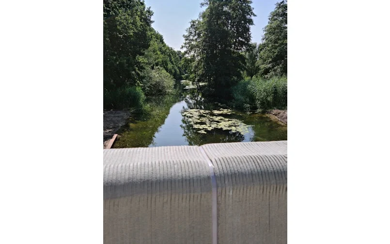 De brugdelen worden apart geprint en gekoppeld, waarna de naden worden afgewerkt met epoxy, dit heeft geen constructieve werking (foto: Weber Beamix)