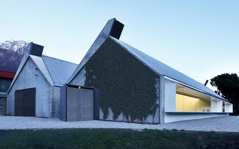 roeipaviljoen ontworpen door gianmatteo romegialli — sculpturale betontoepassing in landschapsarchitectuur