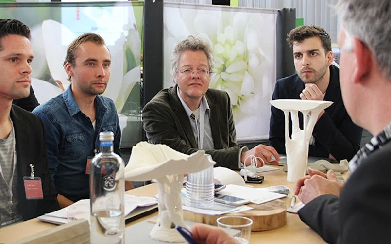 rondetafelgesprek over biomimicry en beton – ontwerpers en ingenieurs buigen zich over een organisch betonelement