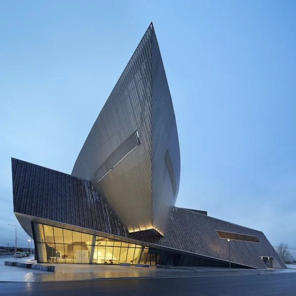 voorgevel sculpturaal beton centre de congres luik