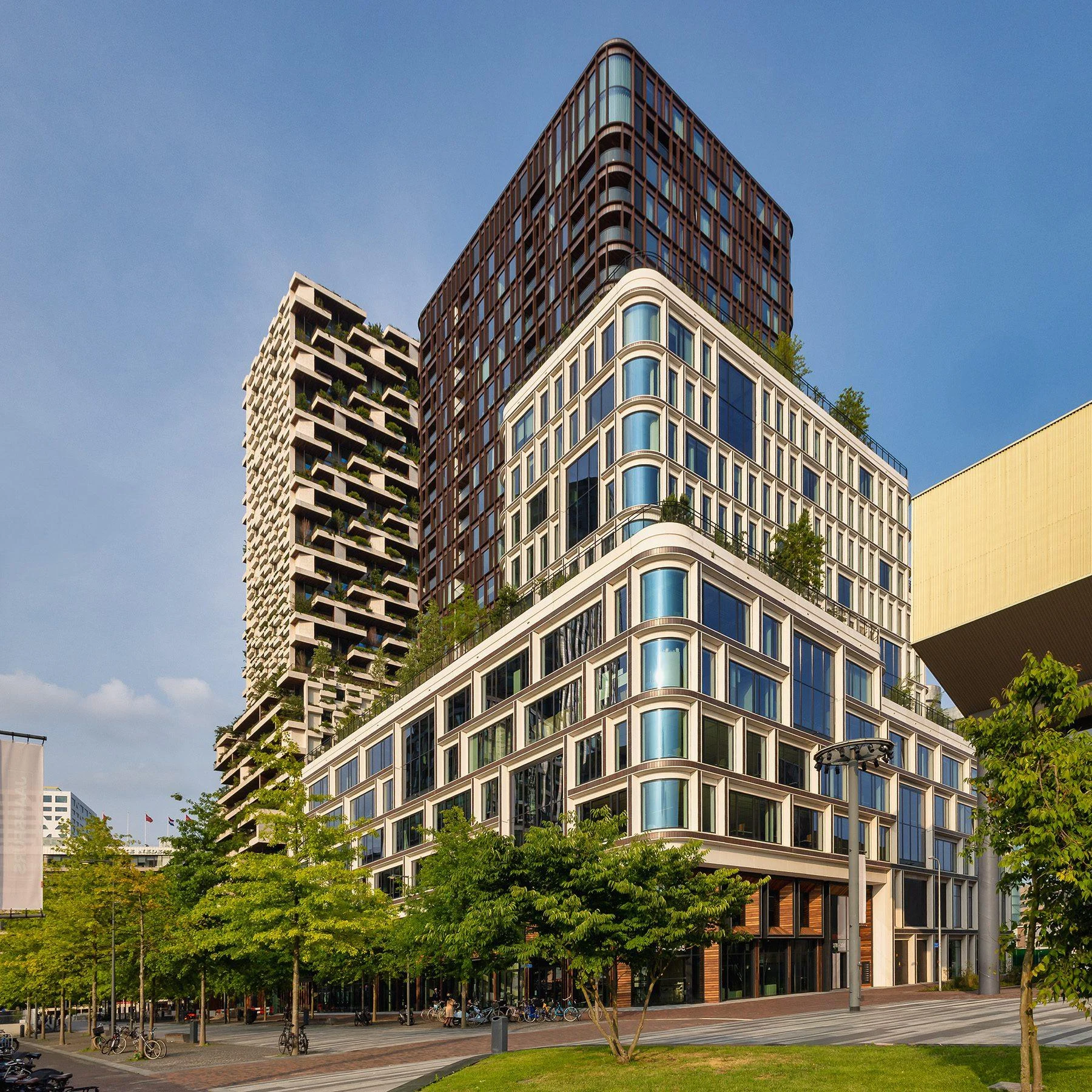 Wonderwoods toren 2 transparant in groen beton