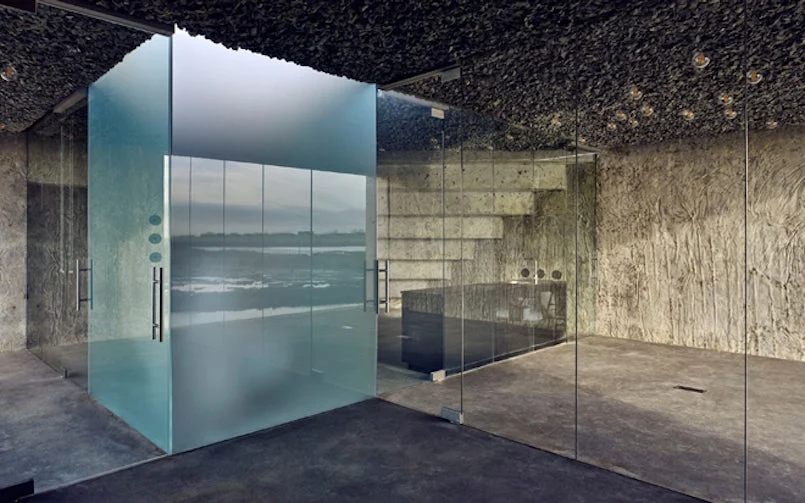 zierikzee trap binnen en toilet gezandstraald glas foto mathijs labadie